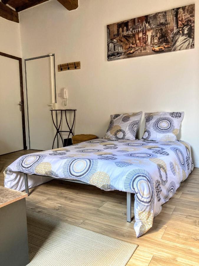 Immeuble 3 Apparts Centre Historique St Gilles Maisoncarreeconciergerie Saint-Gilles  Ngoại thất bức ảnh